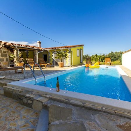 Holiday Home Bukovac Pula Exterior photo