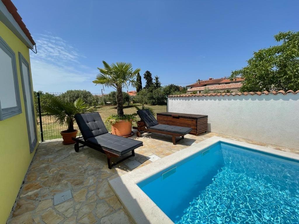 Holiday Home Bukovac Pula Exterior photo