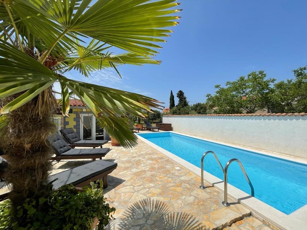 Holiday Home Bukovac Pula Exterior photo