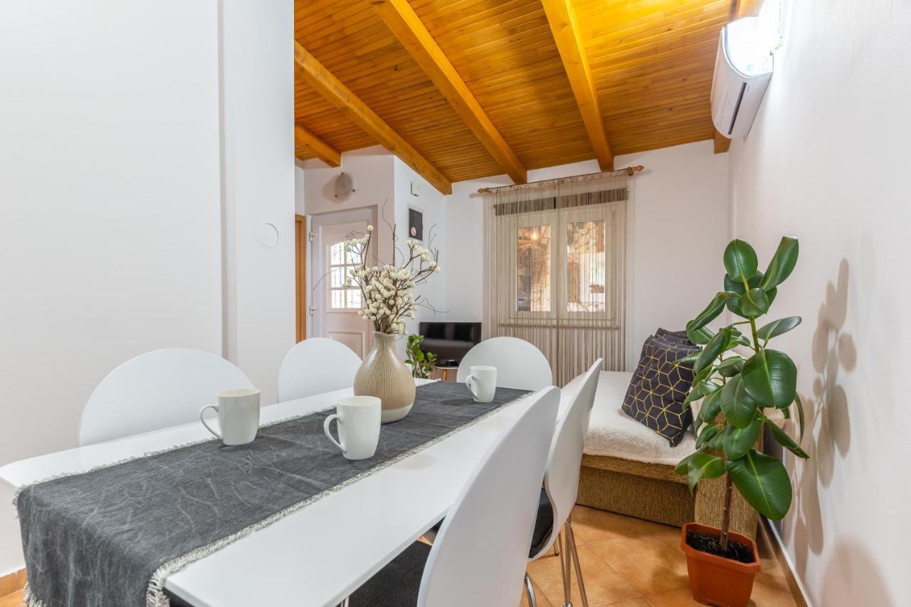 Holiday Home Bukovac Pula Exterior photo